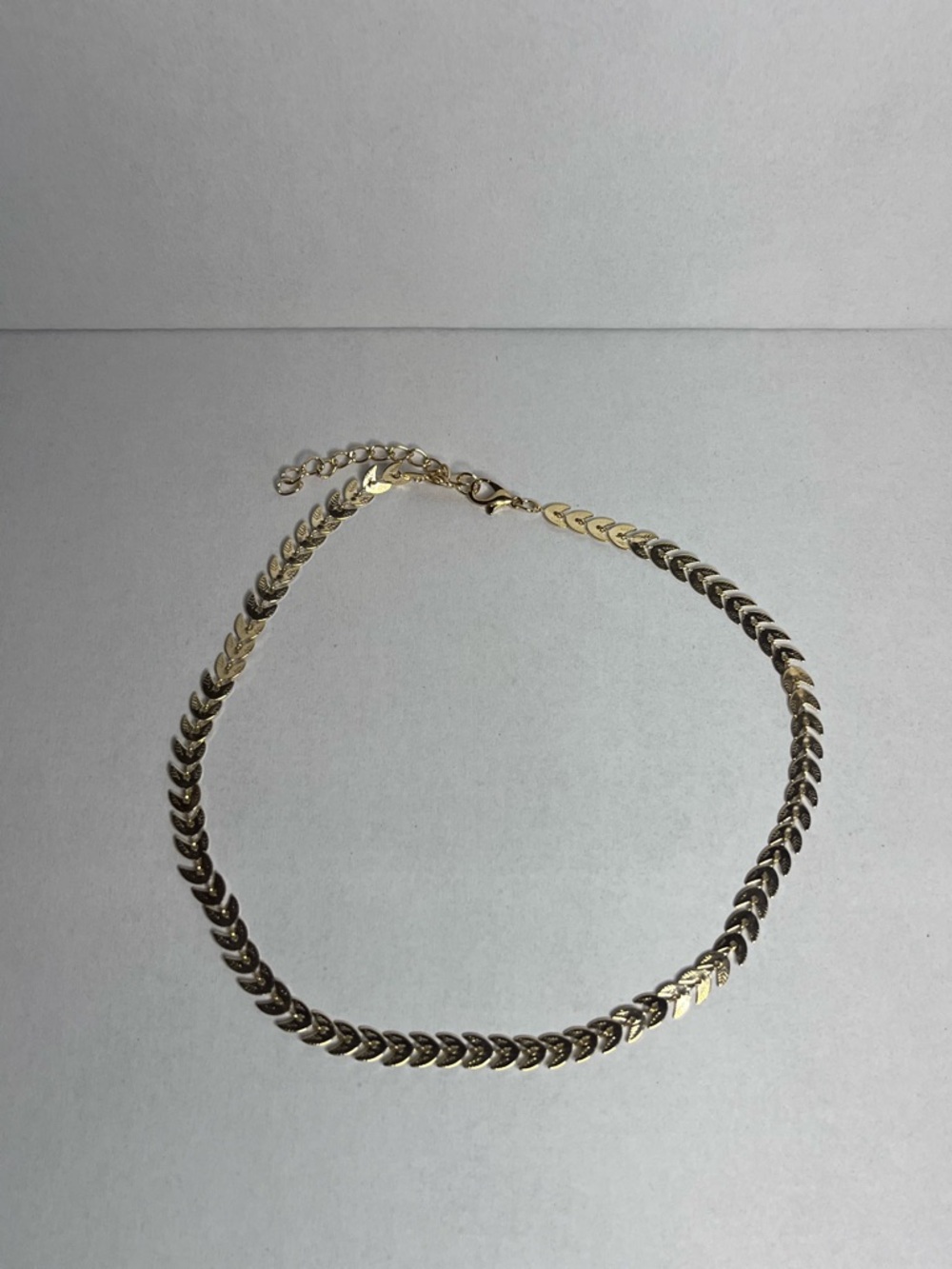 Gold Leaf-Link Herringbone Necklace - Elegant Women's Jewelry